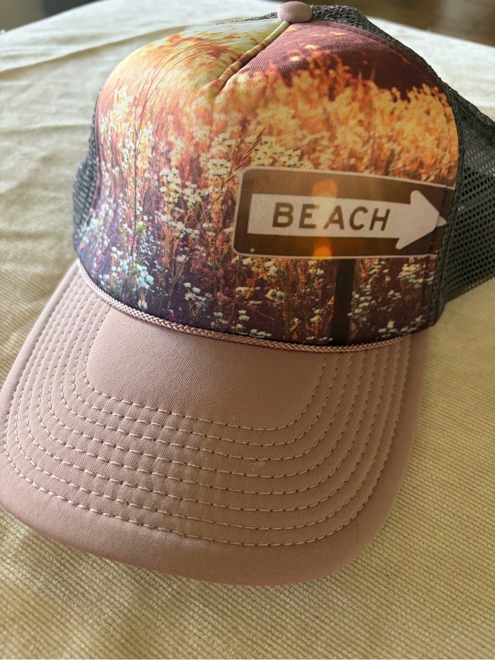 O'Neill BEACH Two-Tone Trucker Cap - Pink & Black
